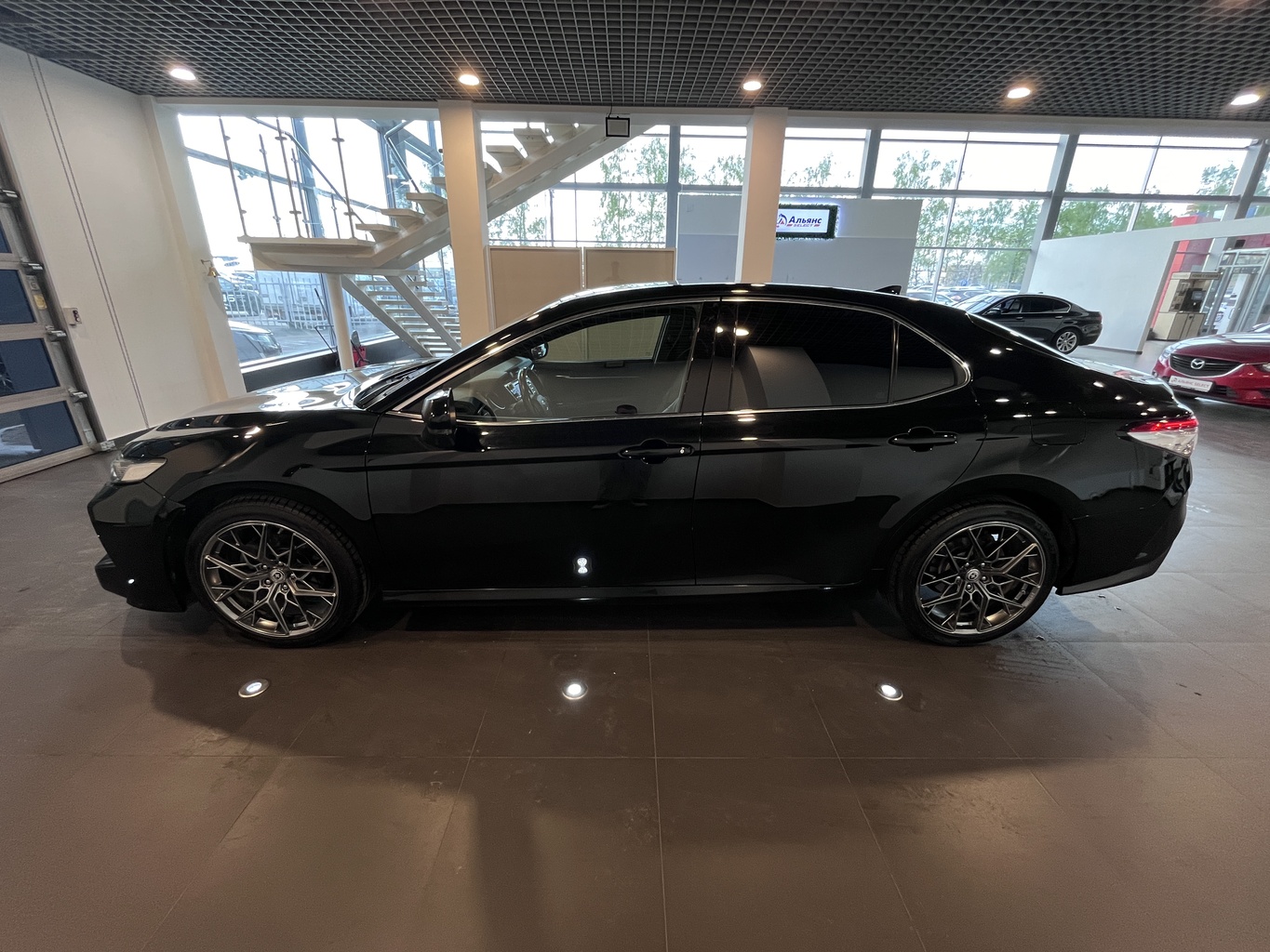 TOYOTA CAMRY