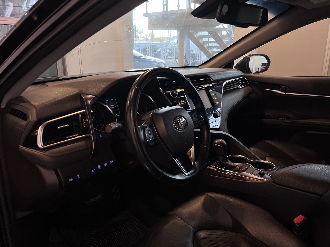 TOYOTA CAMRY