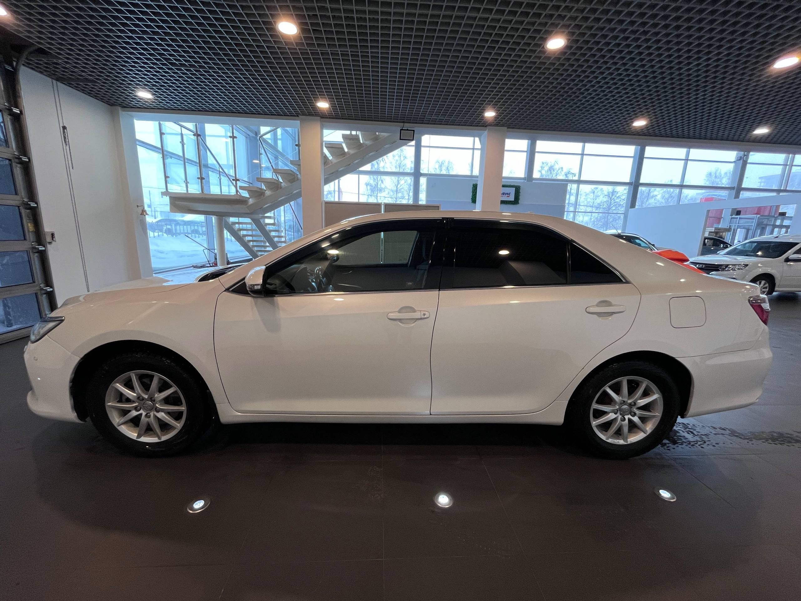 TOYOTA CAMRY