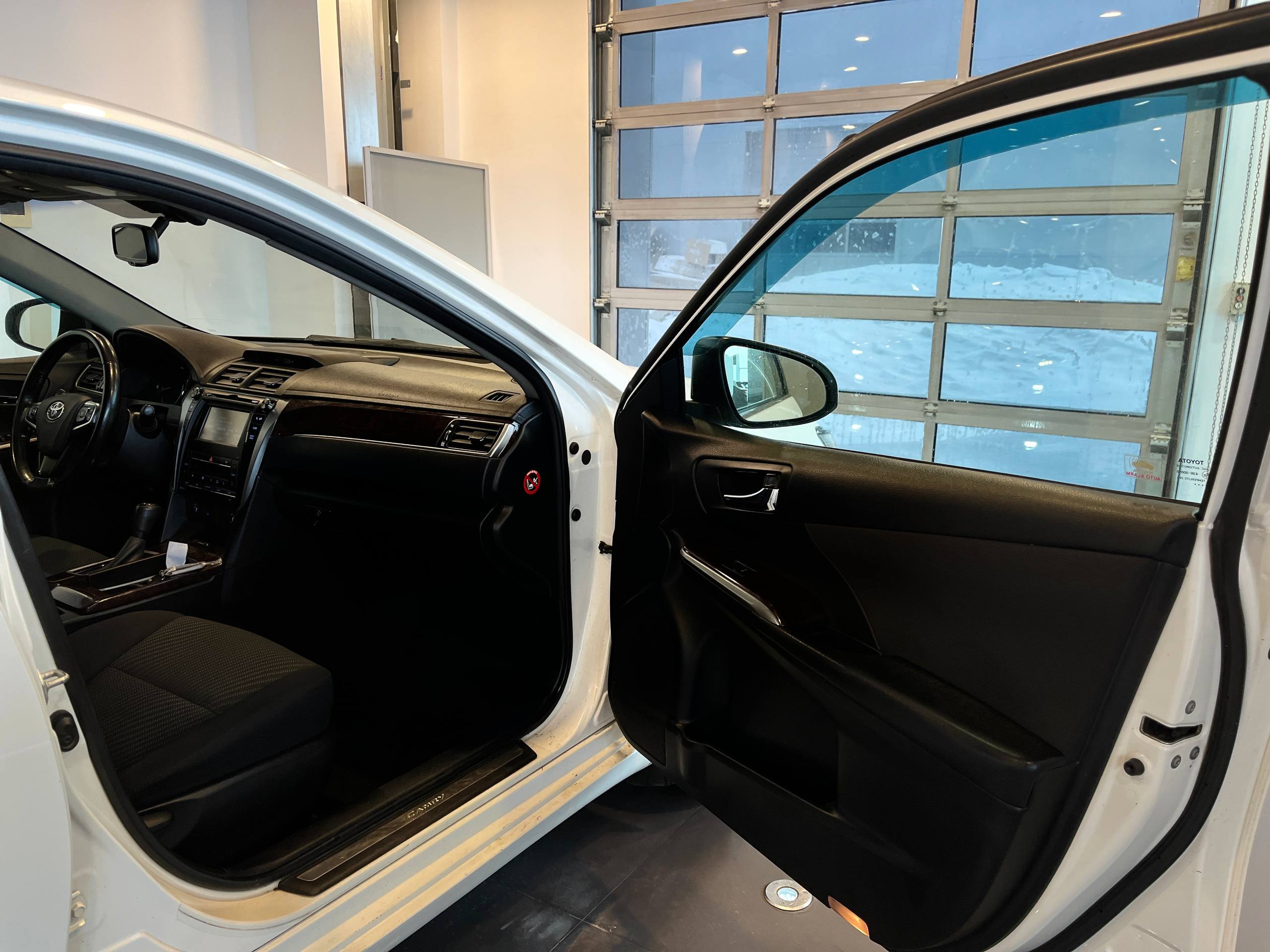 TOYOTA CAMRY