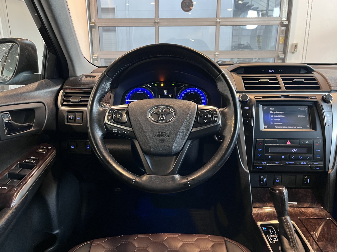 TOYOTA CAMRY