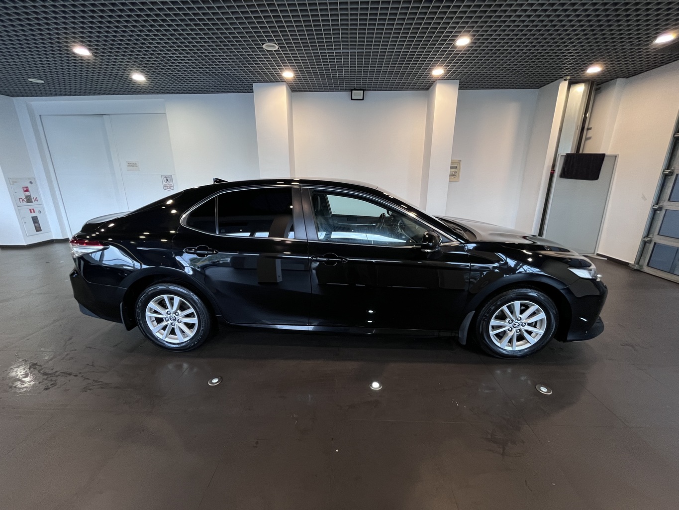 TOYOTA CAMRY