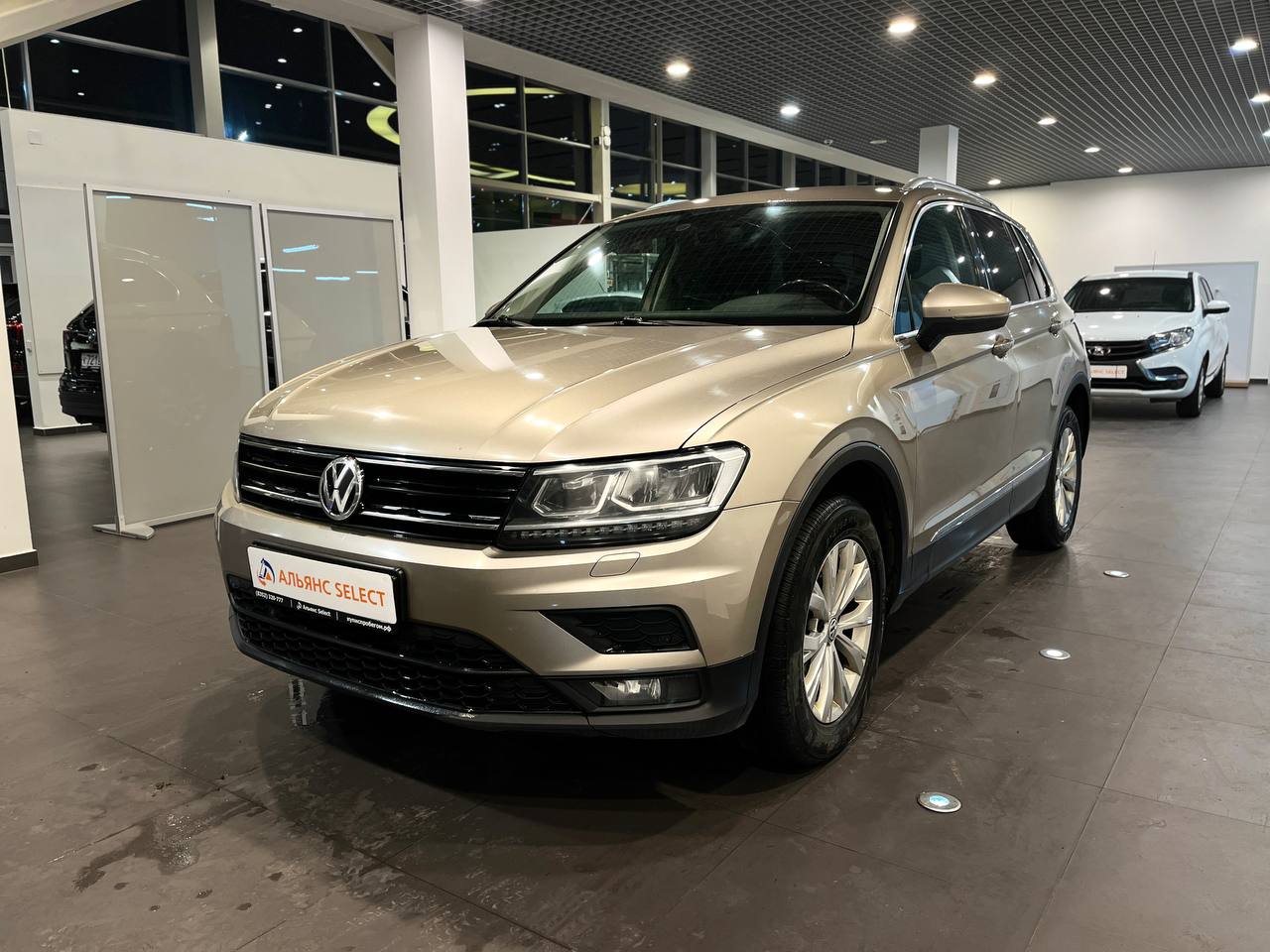 VOLKSWAGEN TIGUAN