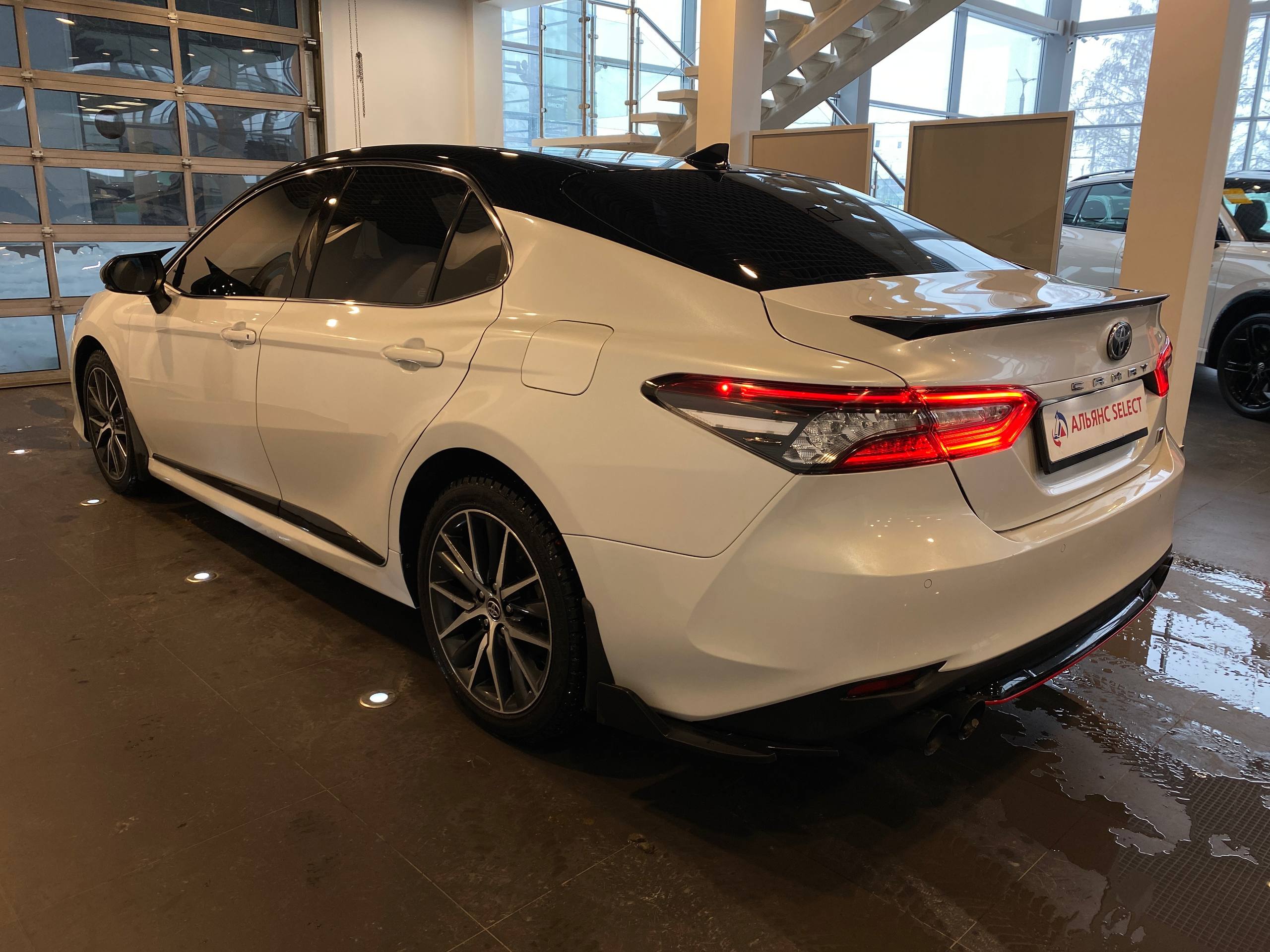 TOYOTA CAMRY
