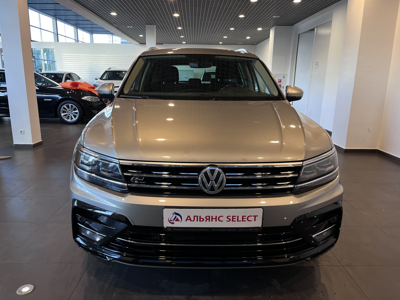 VOLKSWAGEN TIGUAN