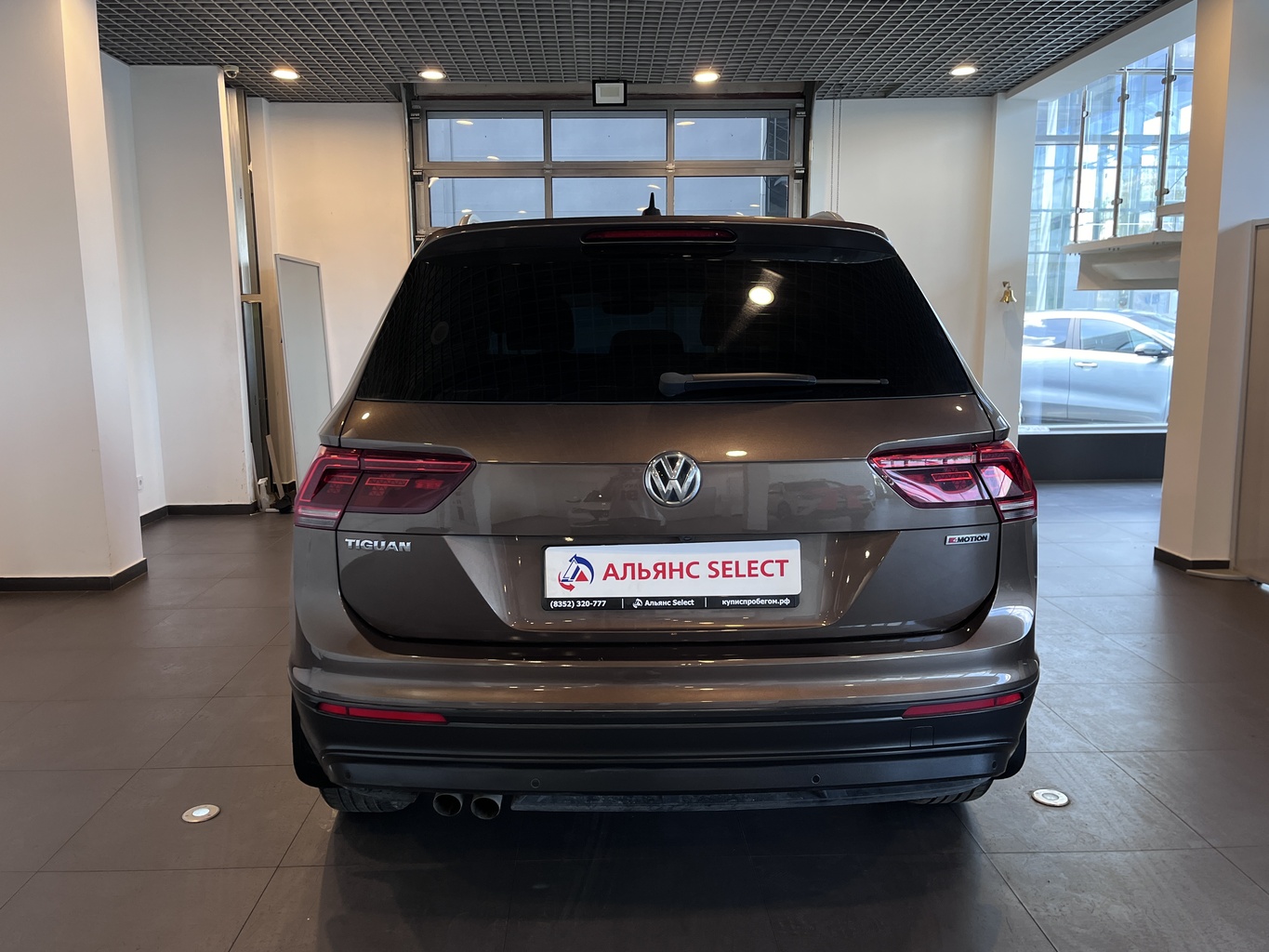 VOLKSWAGEN TIGUAN