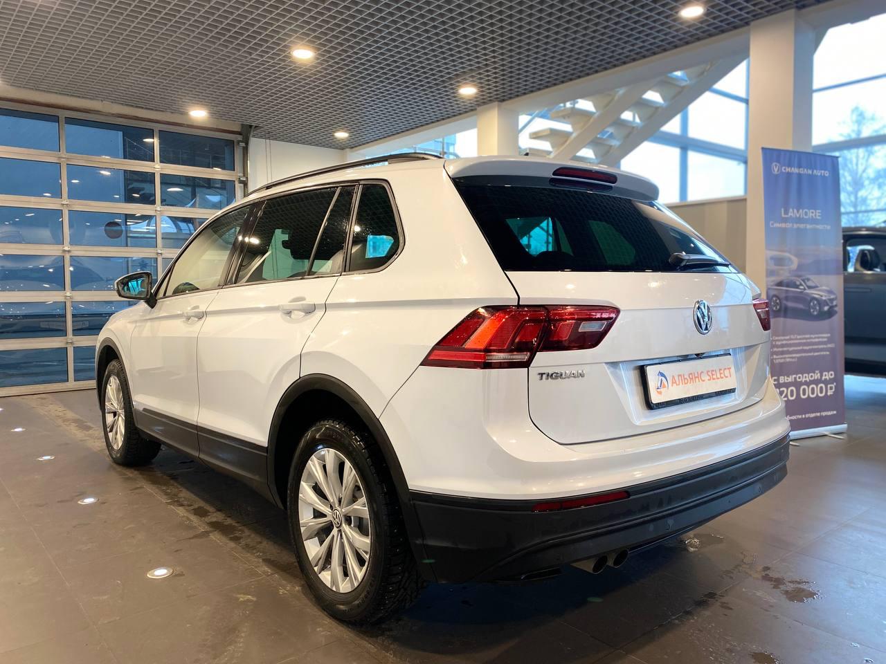 VOLKSWAGEN TIGUAN