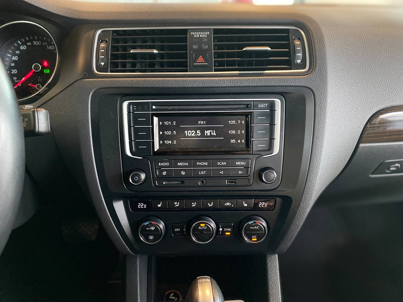 VOLKSWAGEN JETTA