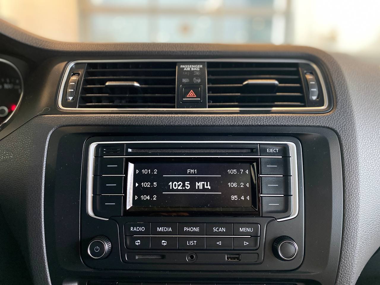 VOLKSWAGEN JETTA