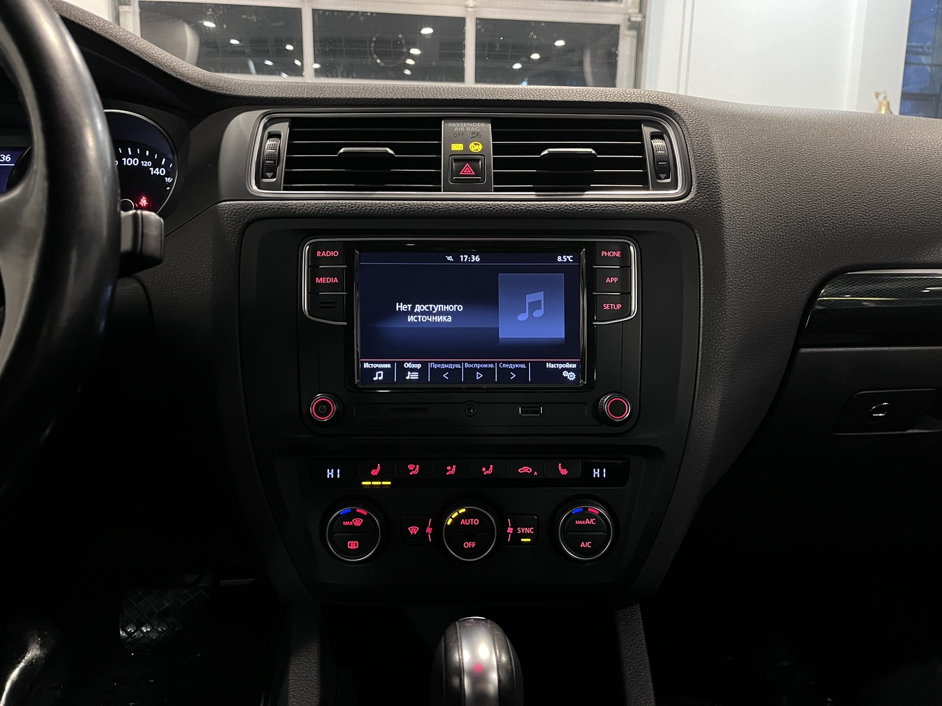 VOLKSWAGEN JETTA