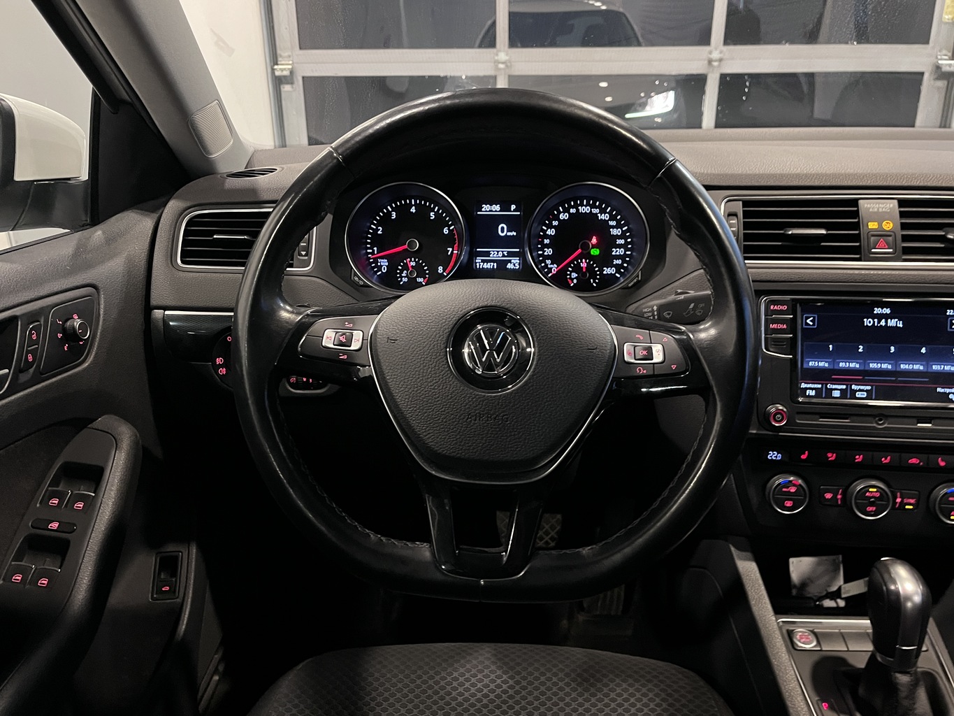 VOLKSWAGEN JETTA