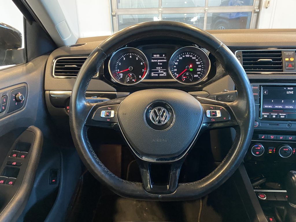 VOLKSWAGEN JETTA