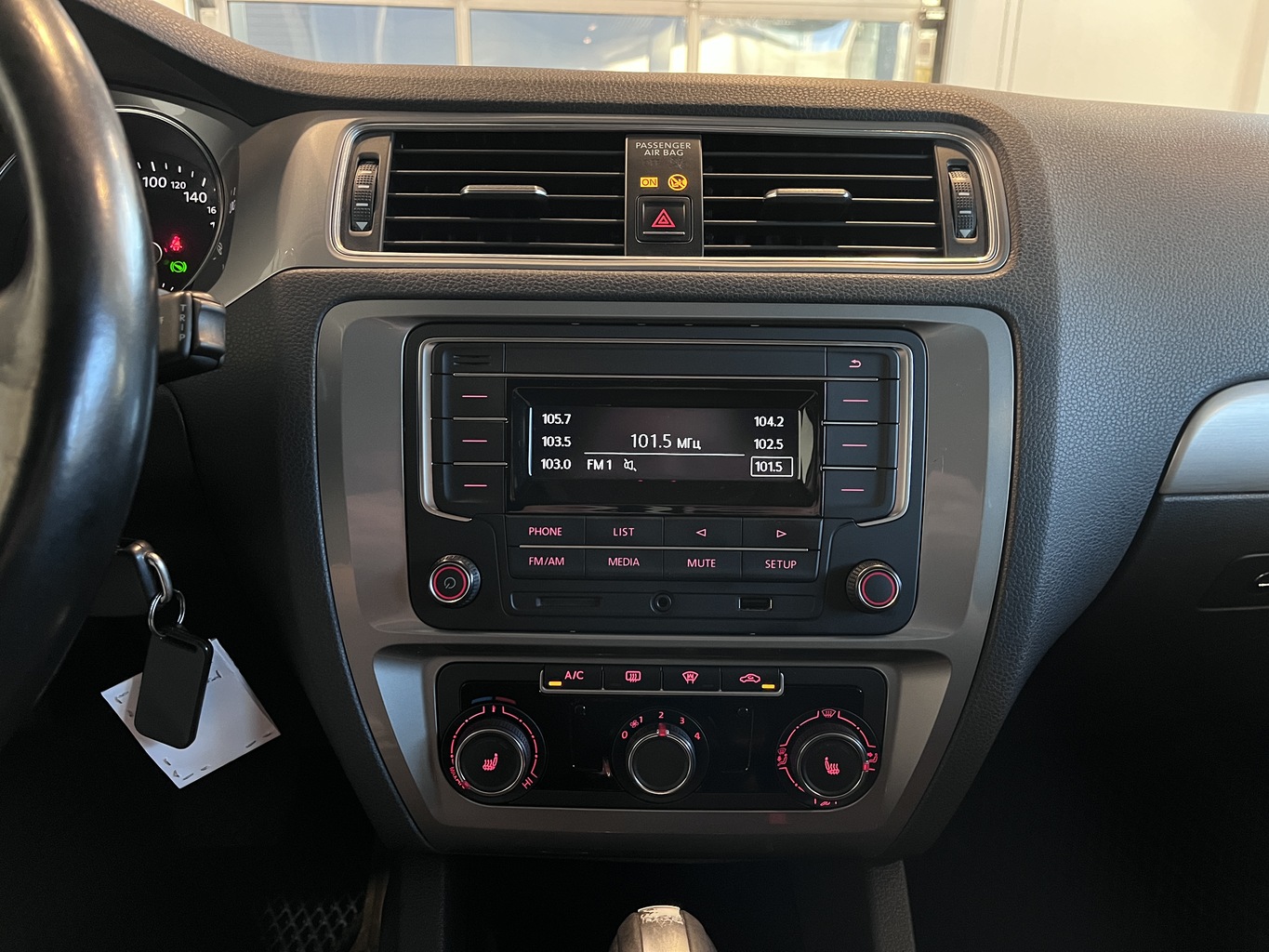 VOLKSWAGEN JETTA