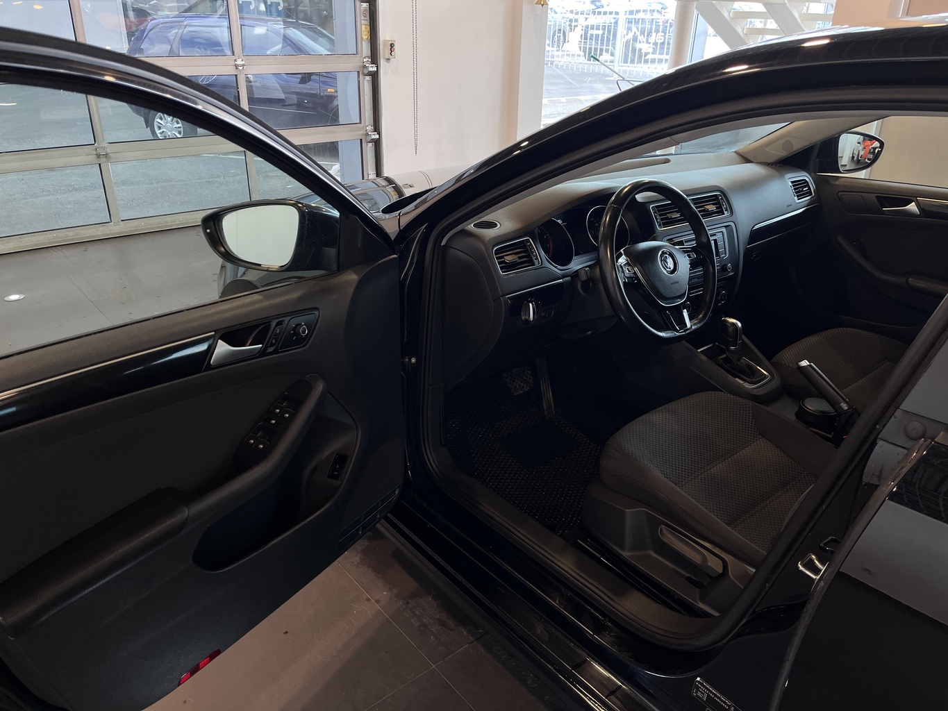 VOLKSWAGEN JETTA