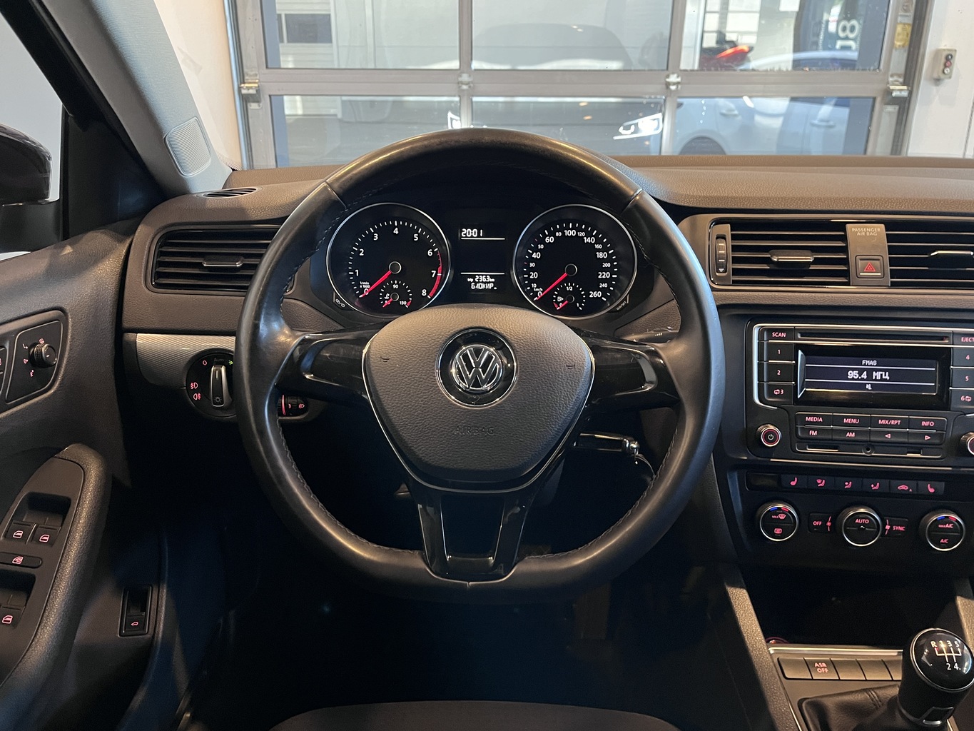 VOLKSWAGEN JETTA