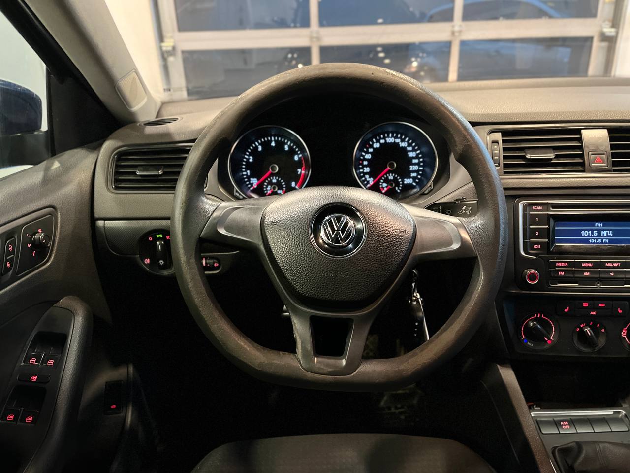 VOLKSWAGEN JETTA
