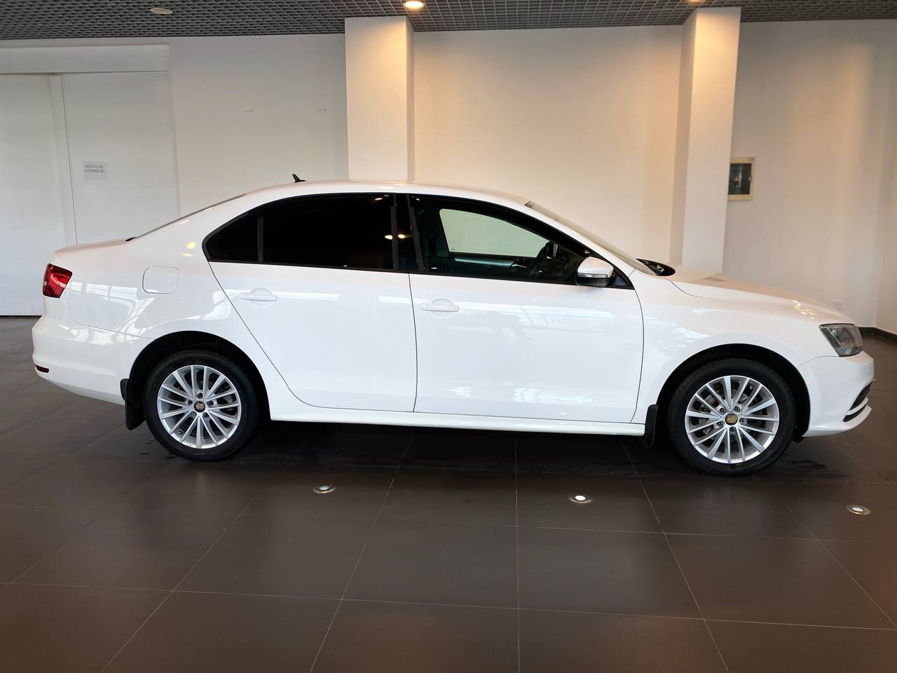 VOLKSWAGEN JETTA