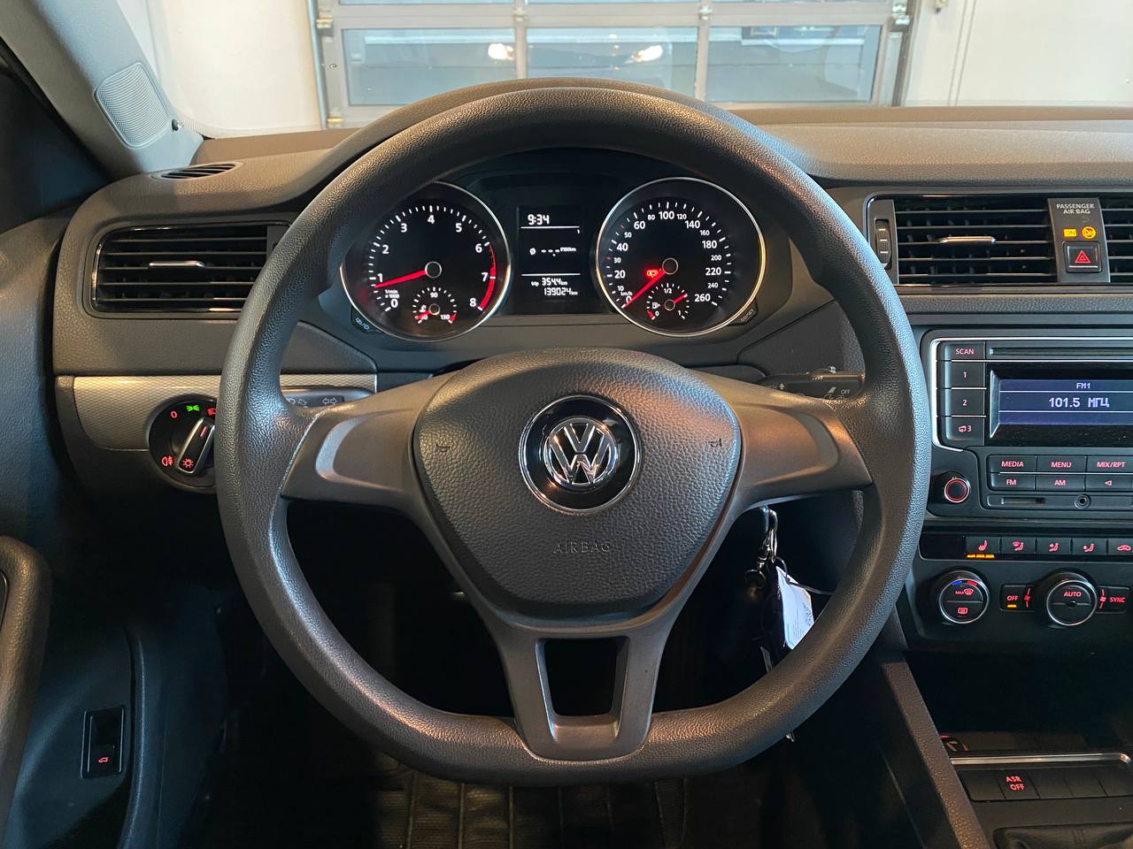VOLKSWAGEN JETTA