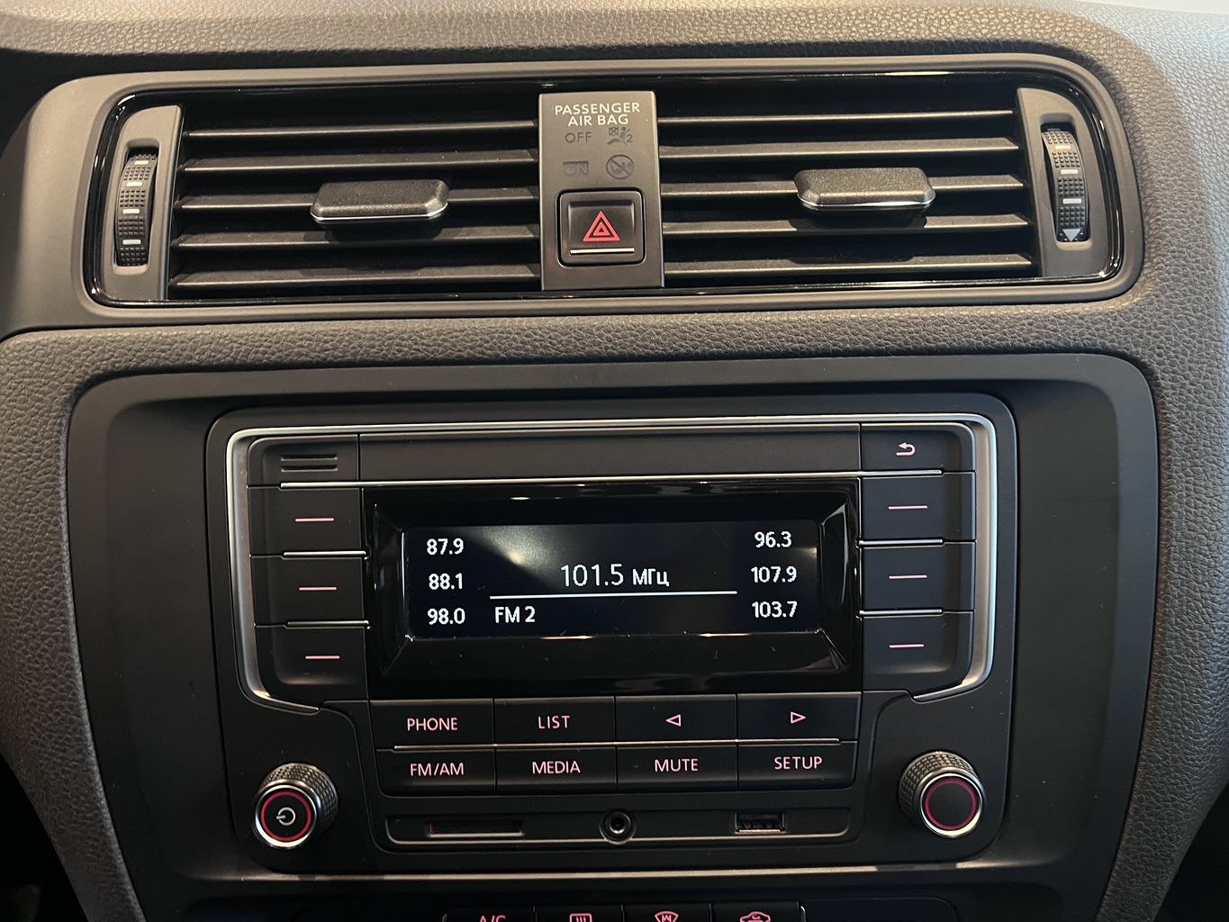 VOLKSWAGEN JETTA
