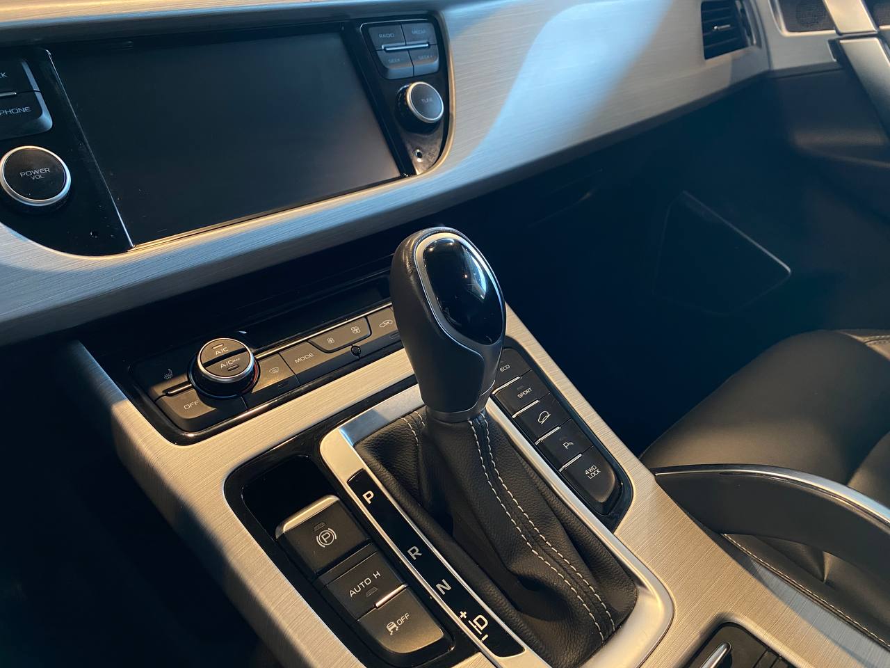 GEELY ATLAS PRO