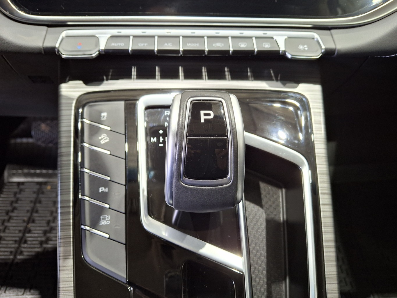 GEELY ATLAS PRO