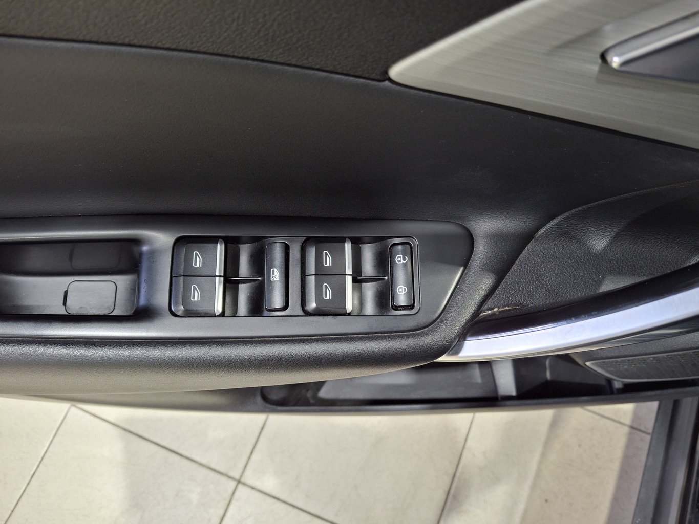 GEELY ATLAS (NL-3)