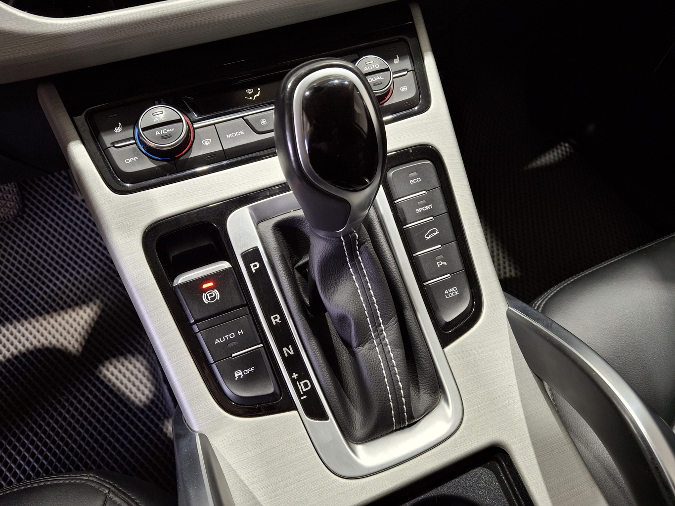 GEELY ATLAS (NL-3)