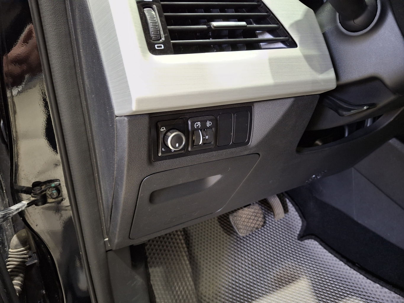 GEELY ATLAS (NL-3)