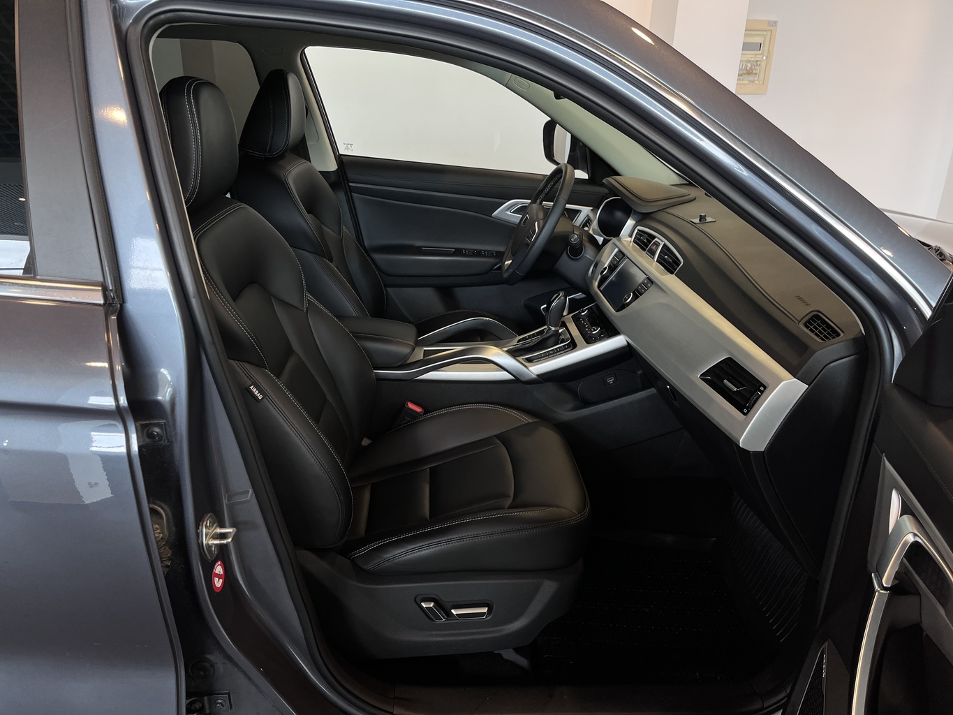 GEELY ATLAS (NL-3)