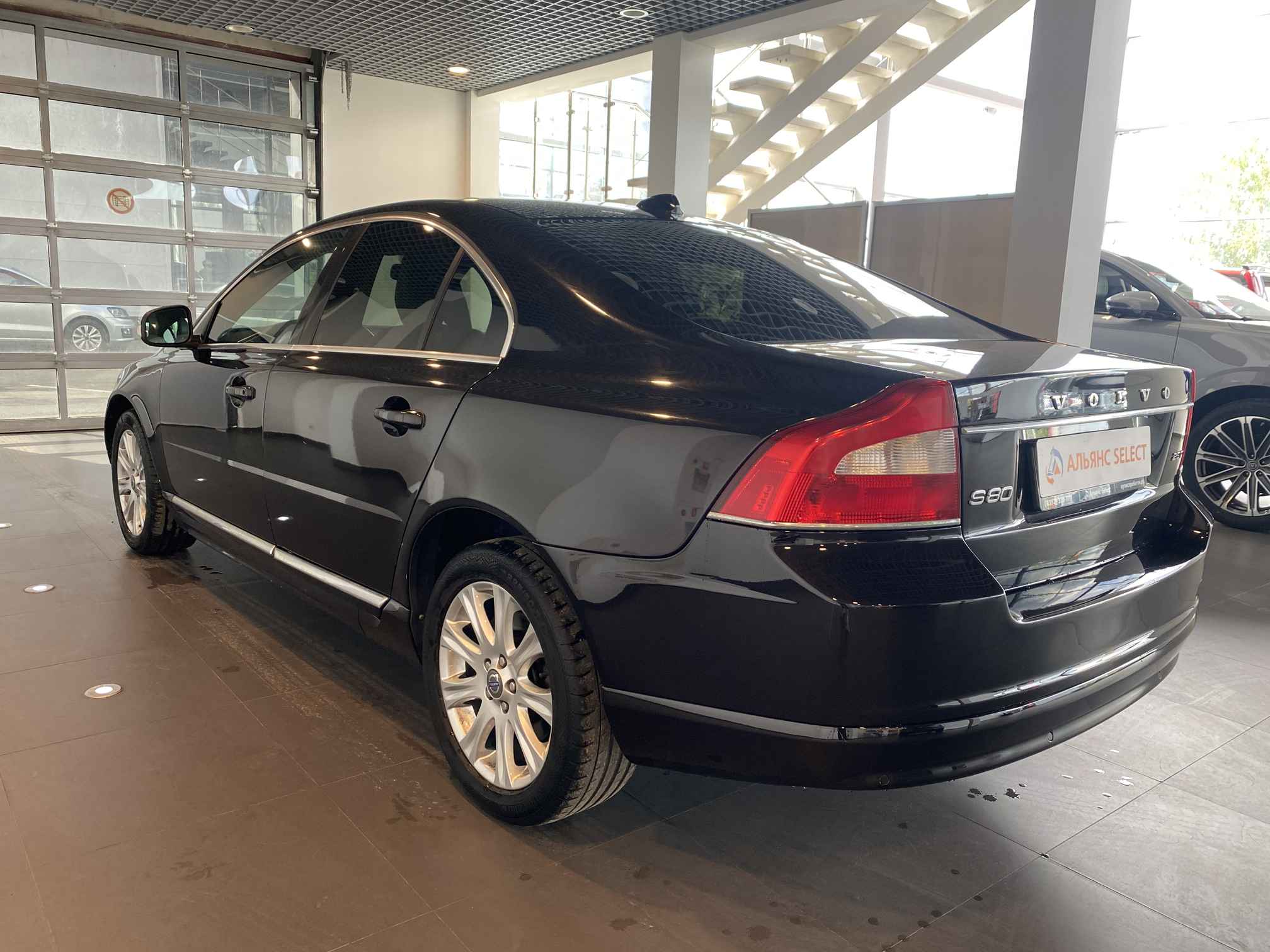 VOLVO S 80