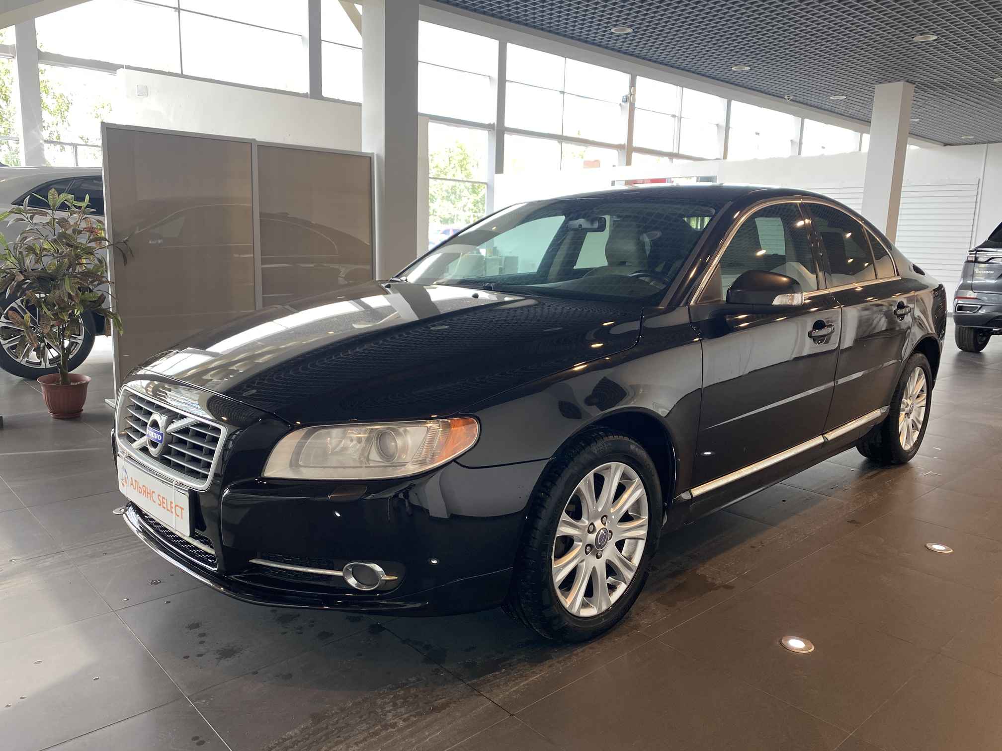 VOLVO S 80