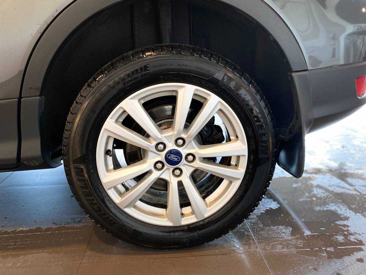 FORD KUGA