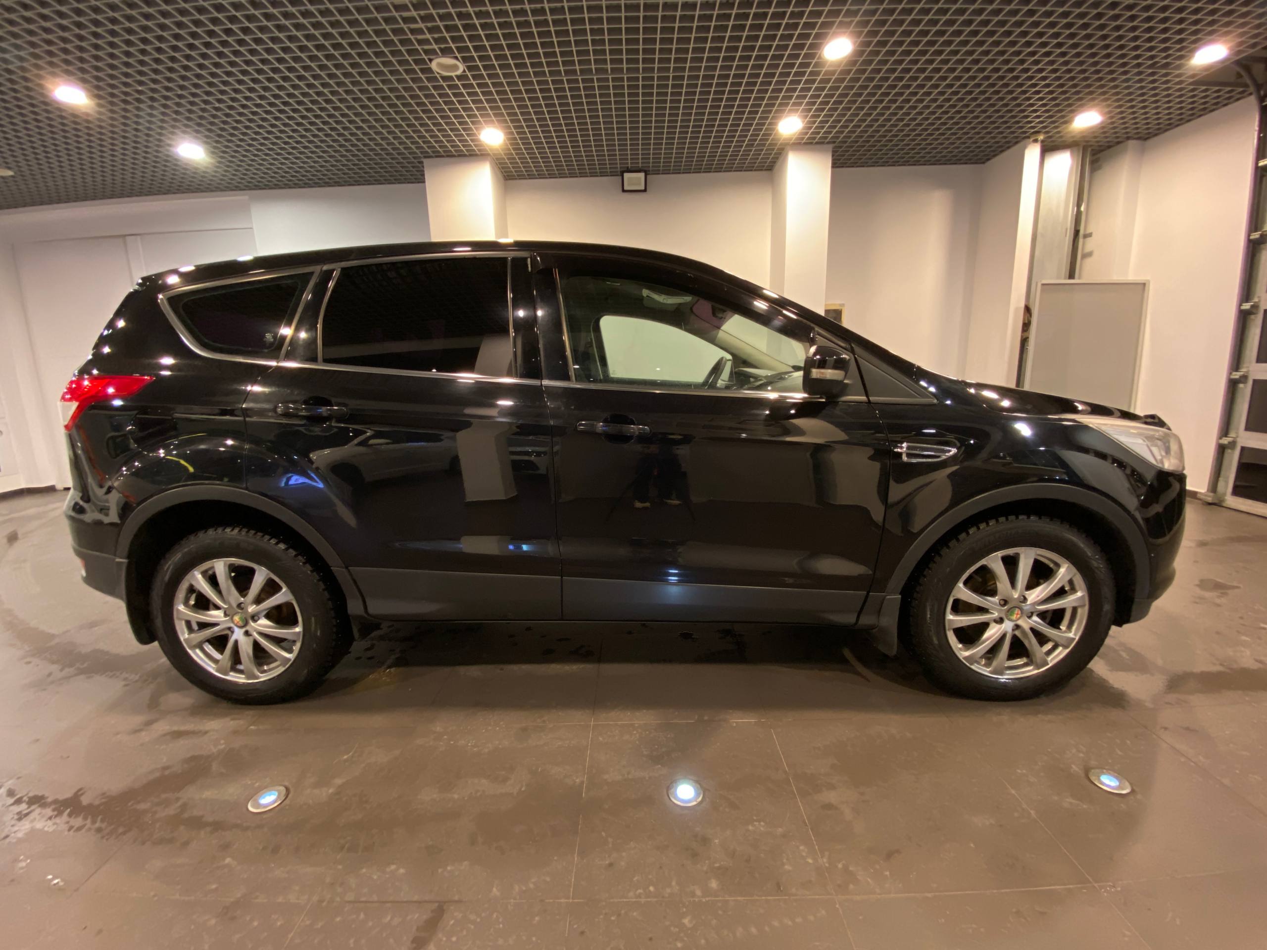 FORD KUGA
