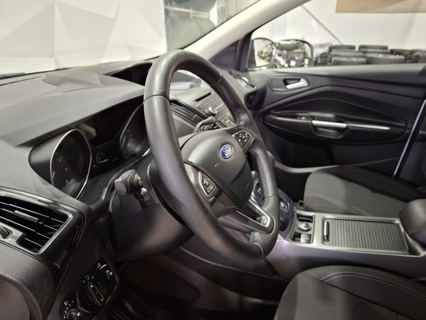 FORD KUGA