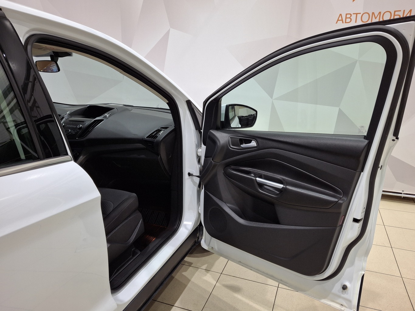 FORD KUGA