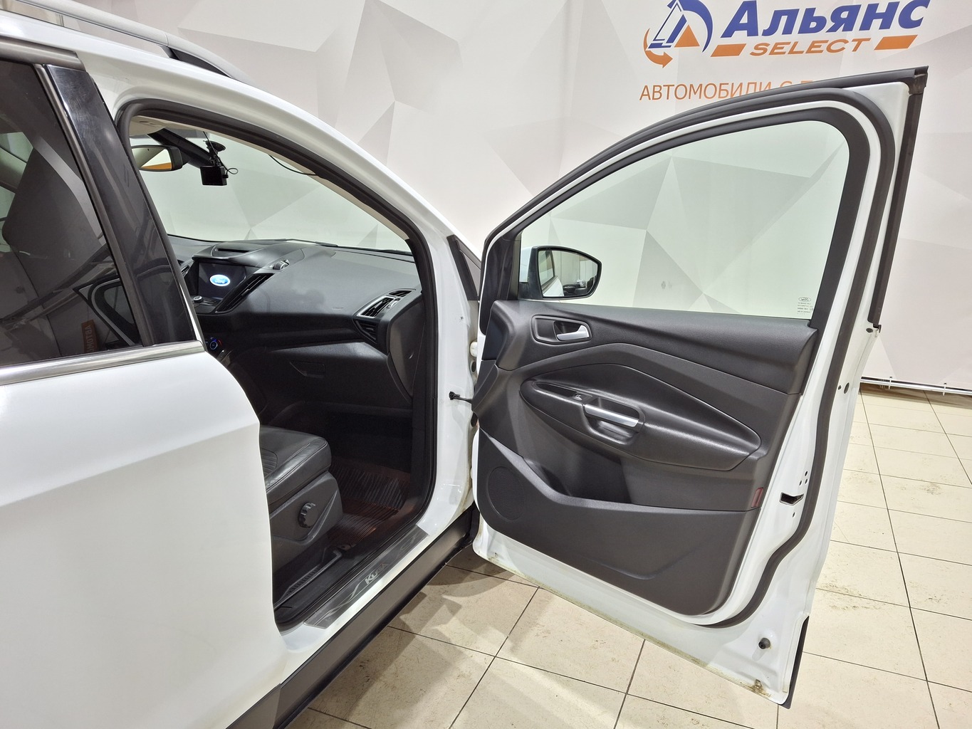 FORD KUGA