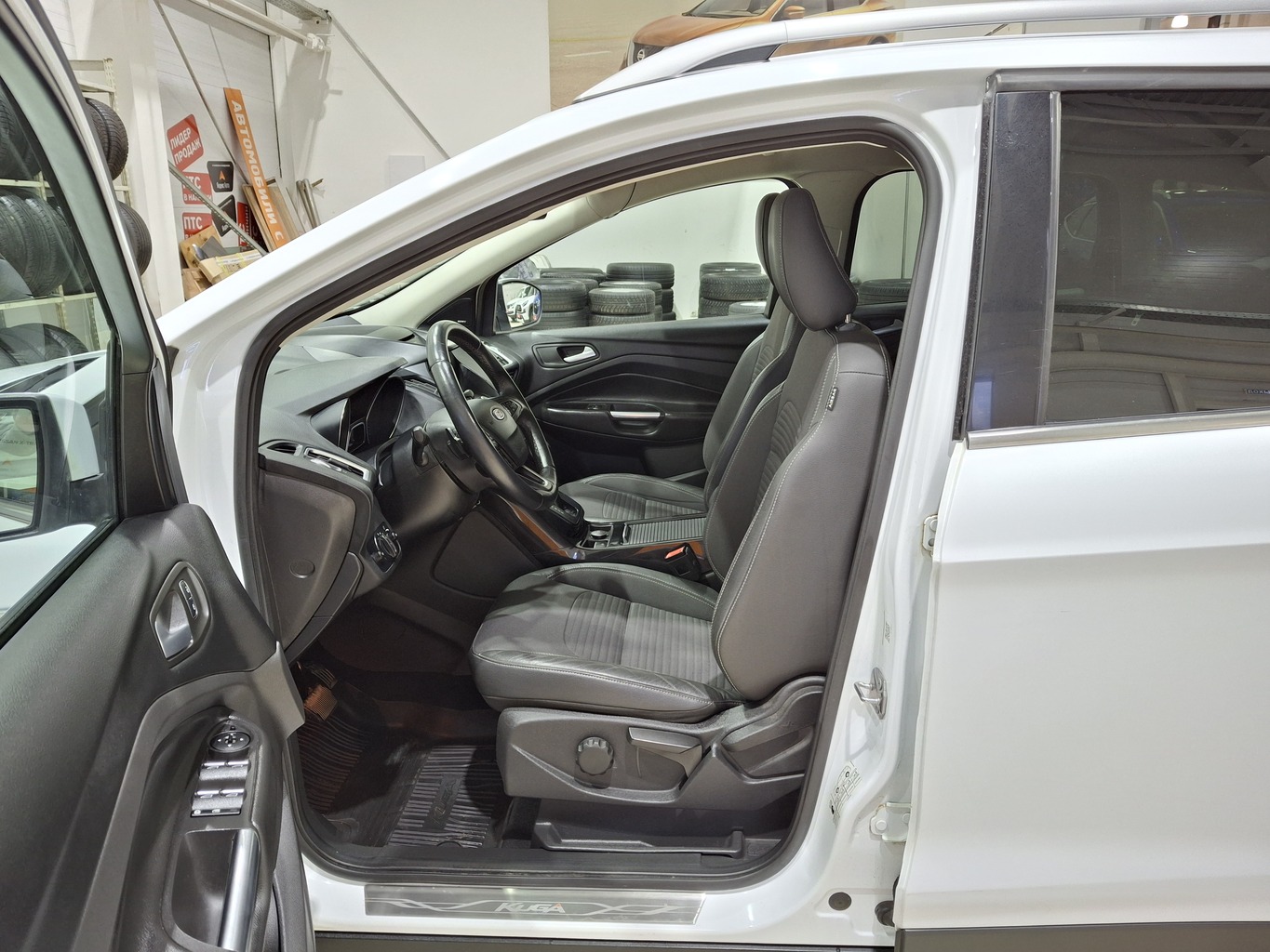 FORD KUGA