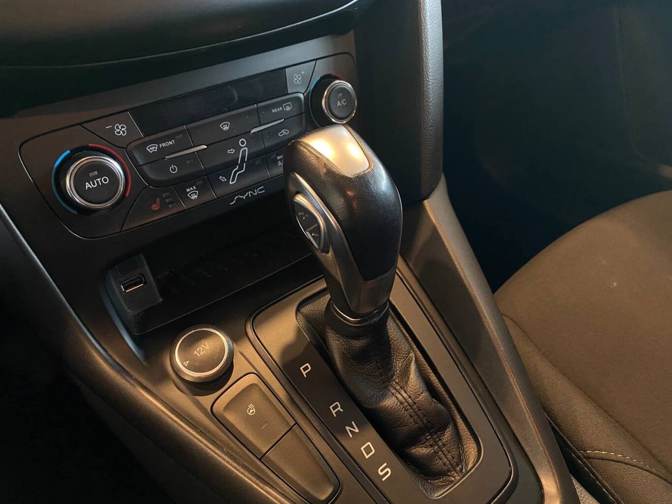 FORD FOCUS