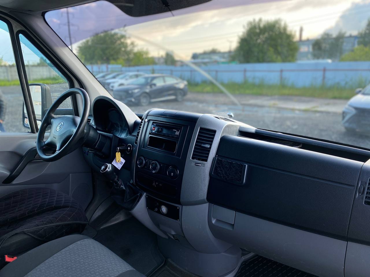 VOLKSWAGEN CRAFTER