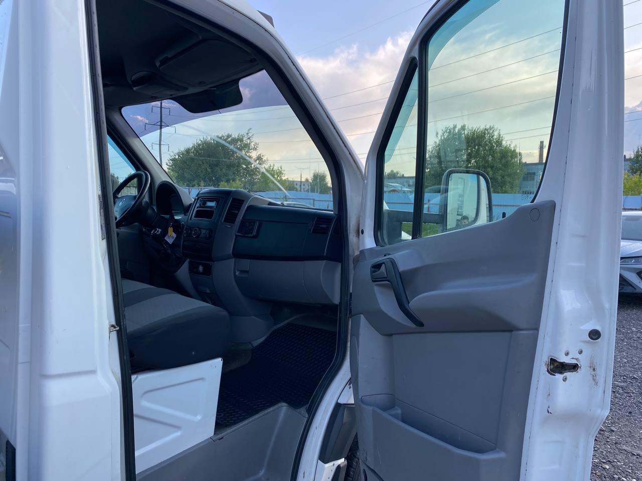 VOLKSWAGEN CRAFTER