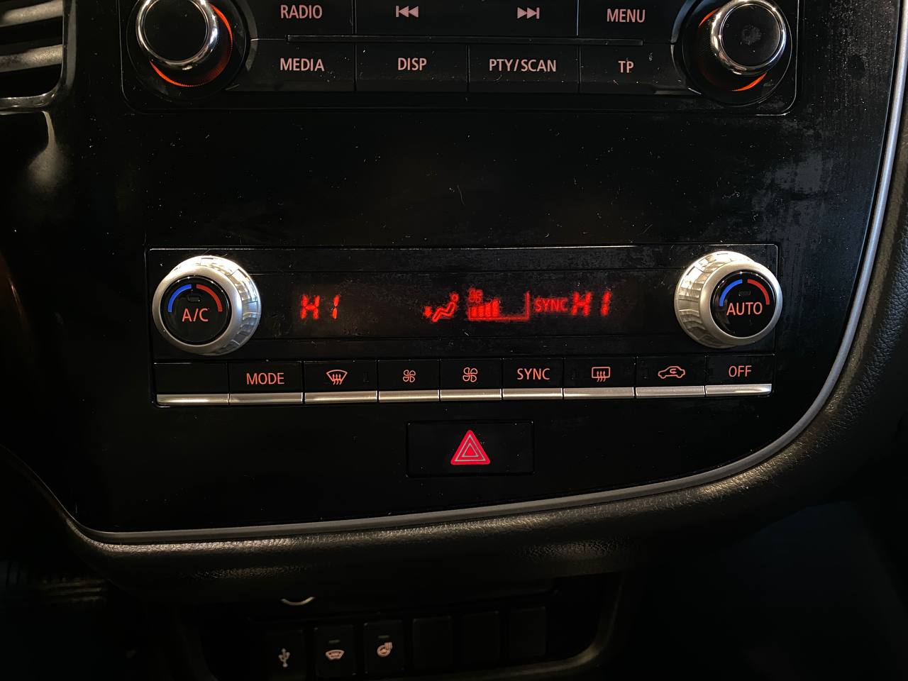 MITSUBISHI OUTLANDER