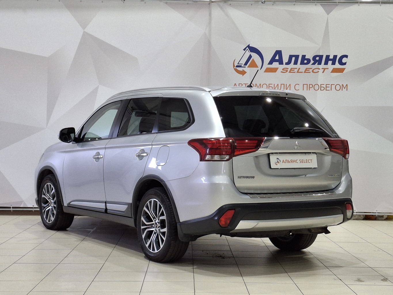 MITSUBISHI OUTLANDER