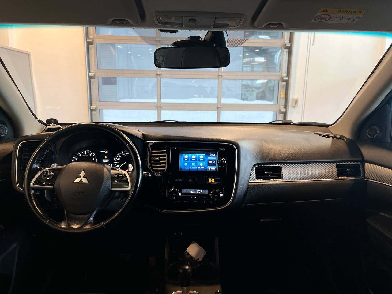 MITSUBISHI OUTLANDER