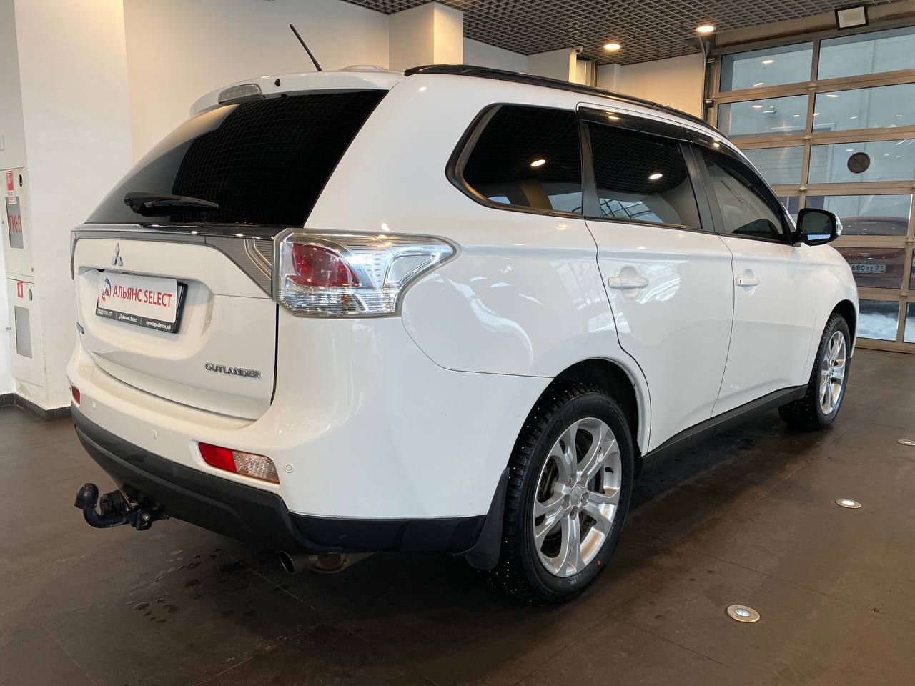 MITSUBISHI OUTLANDER