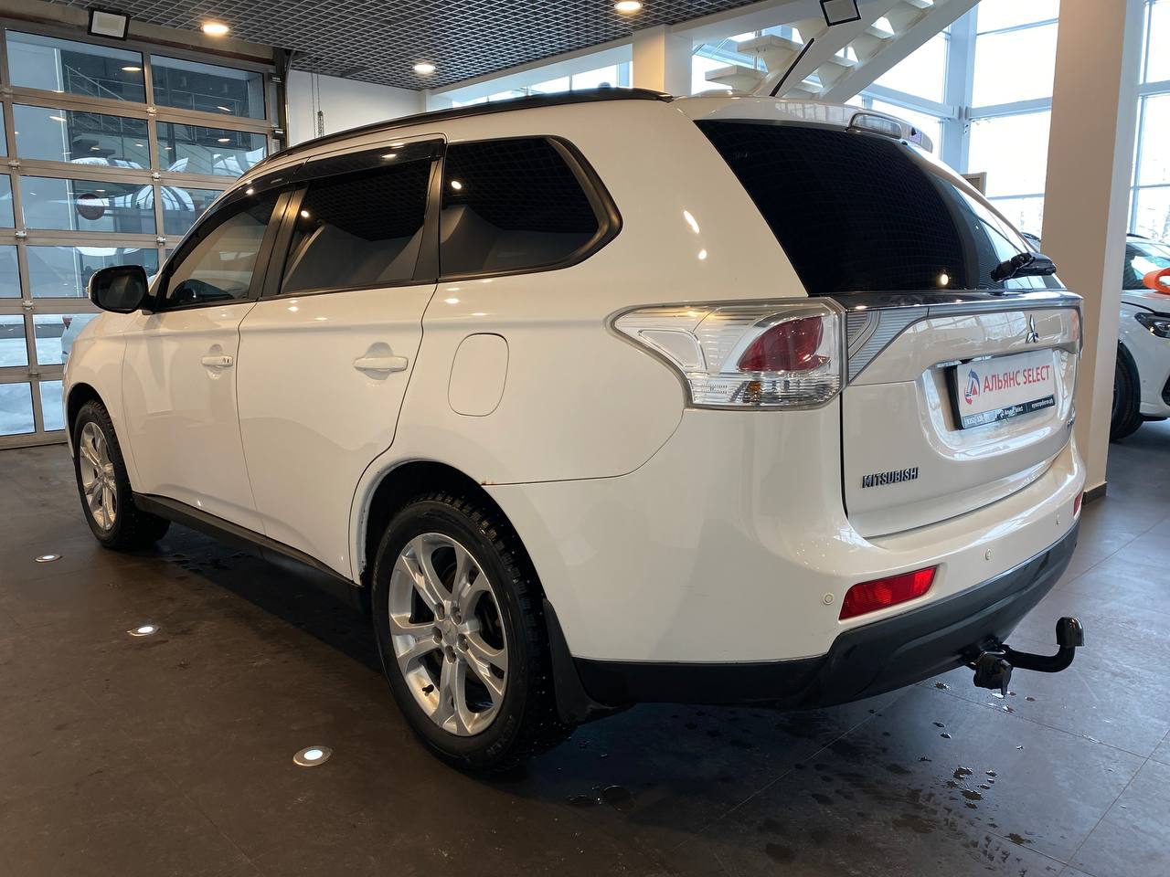 MITSUBISHI OUTLANDER