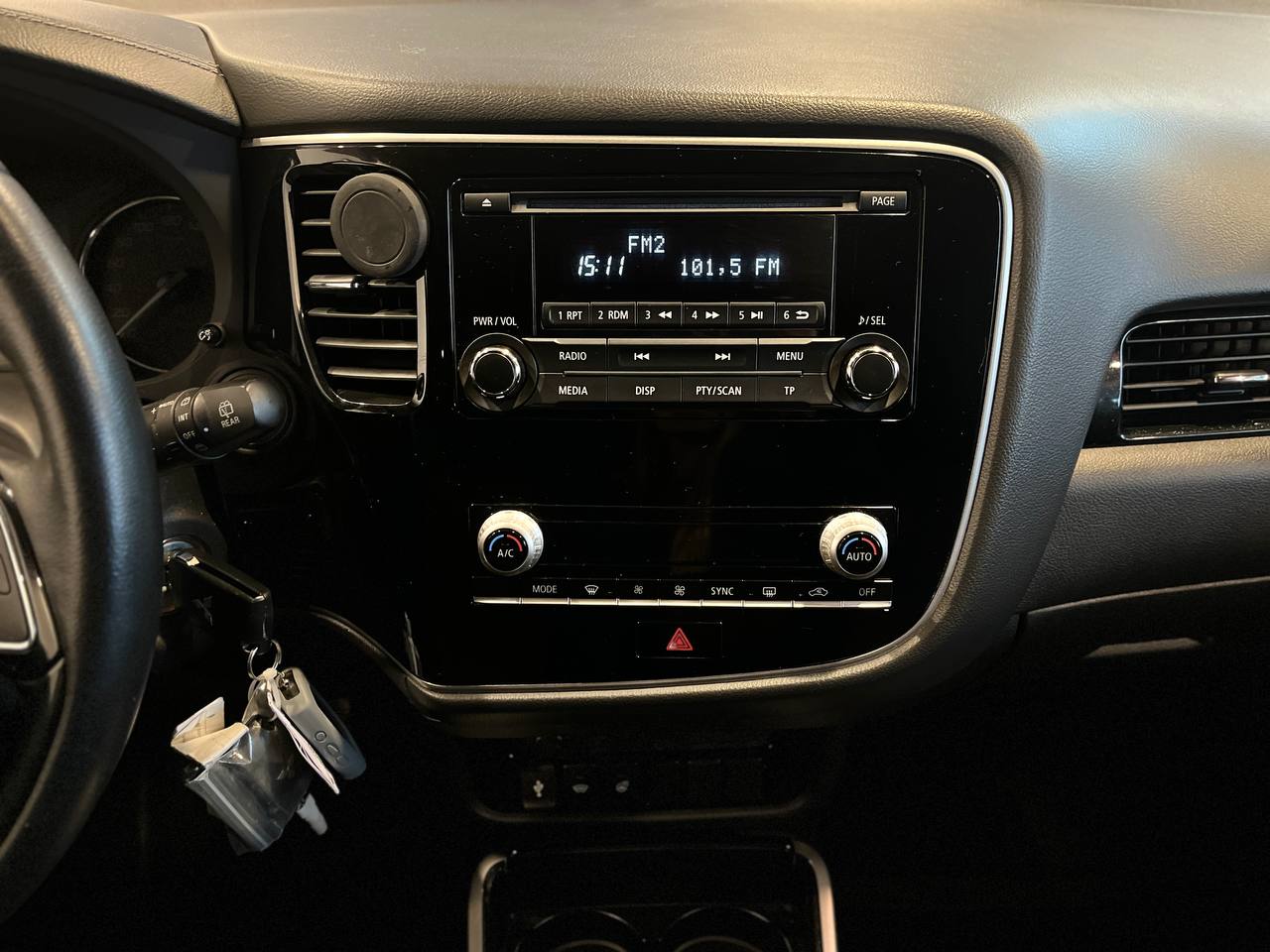 MITSUBISHI OUTLANDER