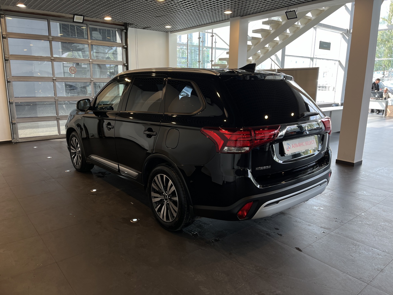 MITSUBISHI OUTLANDER