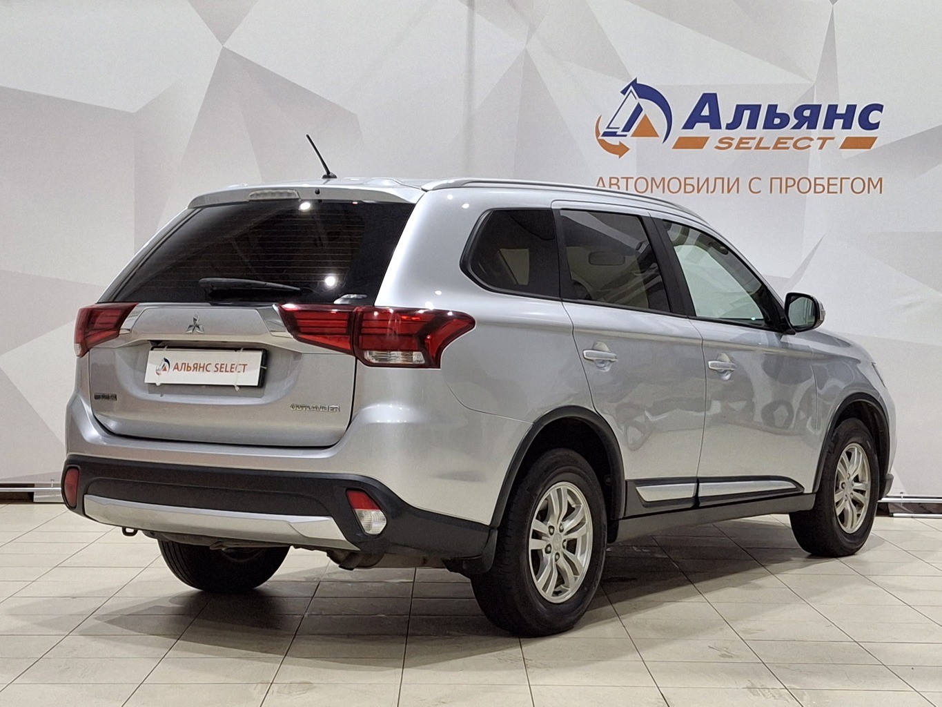 MITSUBISHI OUTLANDER