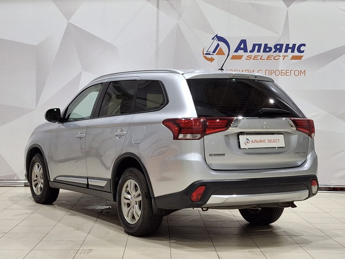 MITSUBISHI OUTLANDER