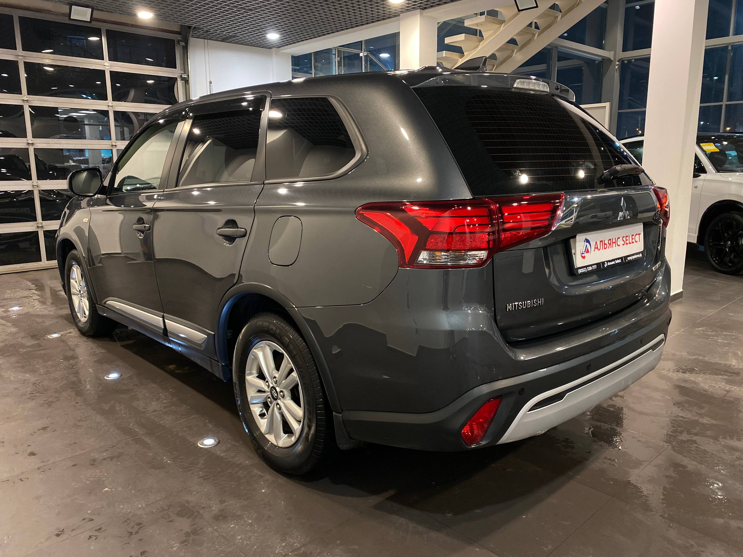 MITSUBISHI OUTLANDER